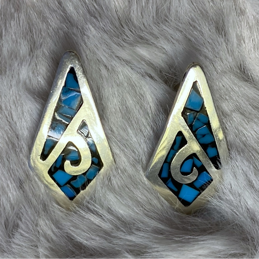 Sterling Silver Turquoise Coloured Kite Shaped Post Earrings
